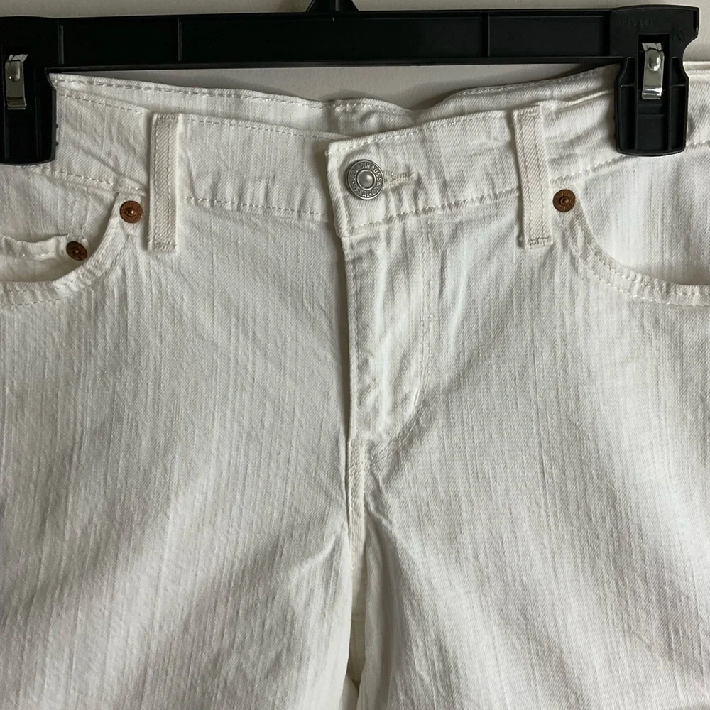 Levis levi’s white